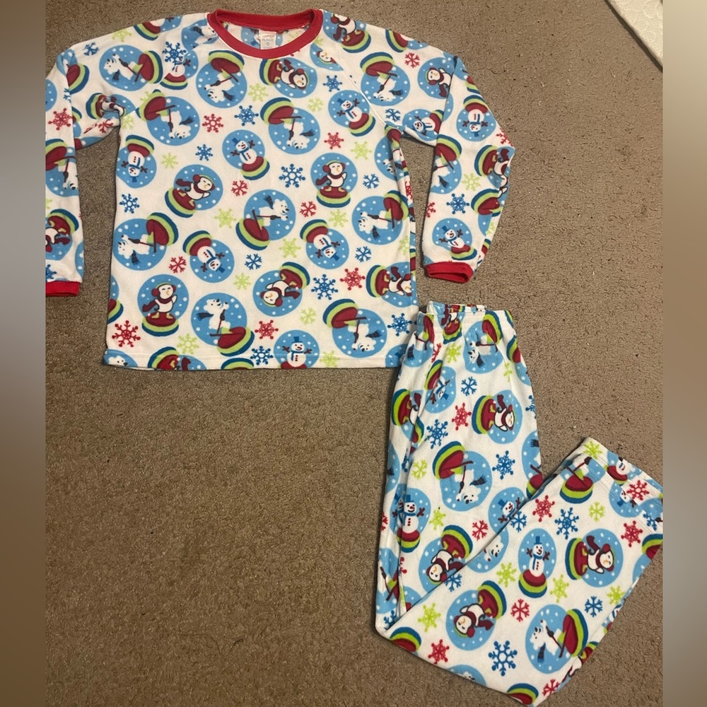 The Children’s Place Winter Polar Bear Christmas Cozy Pajama Set